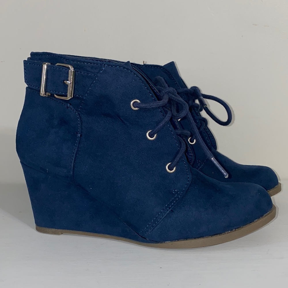 SO Women’s Wedge Ankle Boots with Buckle Faux Suede Blue Size 6.5